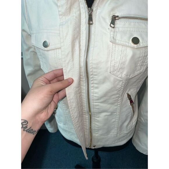 Ci Sono Light Cream Bomber Jacket with Zippers - Picture 3 of 9